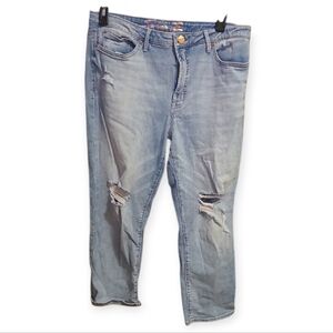Trendy Distressed Light Blue Cropped Jeans